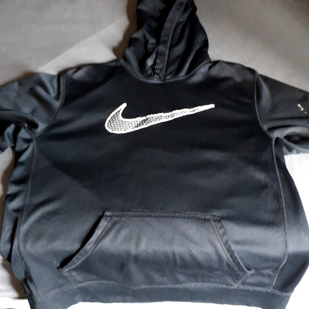 NIKE "THERMA - FIT" HOODIE